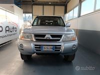 Usata Mitsubishi Pajero Instyle 160 CV (117 kW) 2005 Grigio SUV