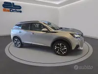 Usata Peugeot 2008 Allure 102 CV (75 kW) 2020 Bianco SUV