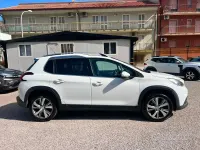 Usata Peugeot 2008 Allure 120 CV (88 kW) 2016 Bianco SUV