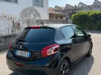 Usata Peugeot 208 Active 68 CV (50 kW) 2014 Nero Utilitaria