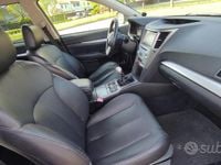 Usata Subaru Outback 150 CV (110 kW) 2012 Grigio SUV