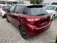 usata Toyota Yaris 1.5 Hybrid Trend Red Edition