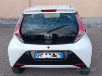 Usata Toyota Aygo Business Edition 69 CV (50 kW) 2017 Bianco Utilitaria