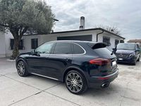 Usata Porsche Cayenne 250 CV (183 kW) 2016 Moonlight blue SUV
