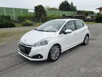 Usata Peugeot 208 83 CV (61 kW) 2019 Bianco Utilitaria