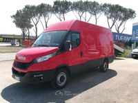 Usata Iveco Daily 136 CV (100 kW) 2021 Rosso Furgone