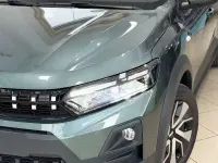 Nuova Dacia Sandero Expression 122 CV (89 kW) 2026 Verde oxide Berlina