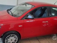 Usata Lancia Ypsilon 69 CV (50 kW) 2015 Rosso Utilitaria