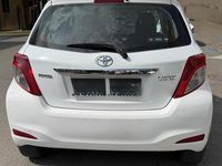 Usata Toyota Yaris 69 CV (50 kW) 2013 Bianco Utilitaria