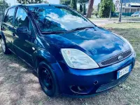 Begagnad Ford Fiesta Ghia 75 HK (55 kW) 2006 Blå Halvkombi