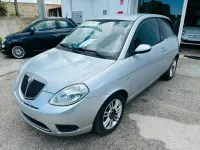 Usata Lancia Ypsilon 60 CV (44 kW) 2010 Argento Utilitaria