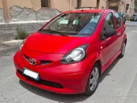 Usata Toyota Aygo 67 CV (49 kW) 2007 Rosso Utilitaria