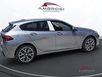 Usado BMW 118 Comfort Edition 150 CV (110 kW) 2025 Gris Utilitario