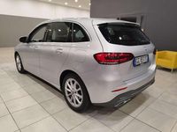 Usata Mercedes B200 150 CV (110 kW) 2019 Argento Monovolume