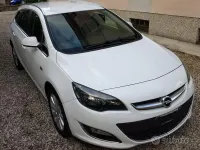 Usata Opel Astra 130 CV (95 kW) 2014 Bianco Station wagon