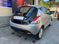 Usata Lancia Ypsilon Platinum 69 CV (50 kW) 2014 Argento Utilitaria