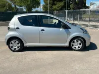Usata Toyota Aygo 68 CV (50 kW) 2010 Grigio Utilitaria