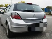 Usata Opel Astra 125 CV (91 kW) 2008 Grigio Berlina