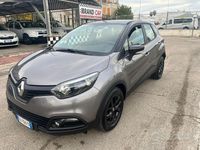 Usata Renault Captur Life 89 CV (65 kW) 2015 Grigio SUV