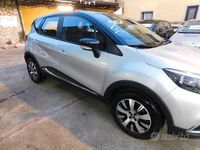 Usata Renault Captur Iconic 90 CV (66 kW) 2016 Grigio SUV