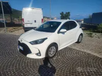 Usata Toyota Yaris Active 72 CV (52 kW) 2022 Bianco Utilitaria