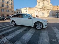 Gebraucht Mercedes R350 Premium 265 PS (194 kW) 2011 Weiß Van / Kleinbus