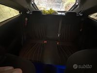 Usata Opel Corsa 75 CV (55 kW) 2010 Nero Utilitaria