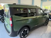 Usata Ford Tourneo Courier 124 CV (91 kW) 2024 Verde Monovolume