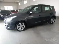 Käytetty Renault Scenic E-Tech Dynamique 110 HP (80 kW) 2011 Harmaa Tila-auto