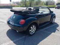 Begagnad VW New Beetle 102 HK (75 kW) 2005 Svart Halvkombi