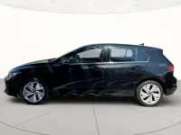 Usata VW Golf VIII Style 150 CV (110 kW) 2025 Grenadill black metallizzato Berlina
