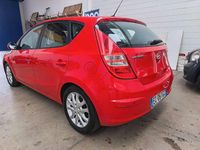 Begagnad Hyundai i30 Dynamiq 116 HK (85 kW) 2010 Röd Sedan
