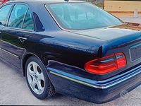 Usata Mercedes E270 2001 Blu Berlina