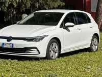 Usata VW Golf VIII Life 116 CV (85 kW) 2023 Bianco Berlina