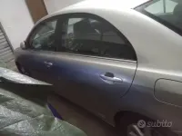 Usata Toyota Avensis 150 CV (110 kW) 2007 Grigio Berlina
