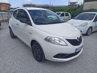 Usata Lancia Ypsilon Gold 69 CV (50 kW) 2018 Bianco Utilitaria