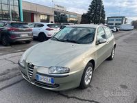Usata Alfa Romeo 147 Distinctive 120 CV (88 kW) 2002 Giallo Utilitaria