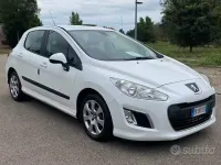 Usata Peugeot 308 Premium 98 CV (72 kW) 2011 Other Berlina