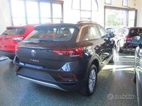 Usata VW T-Roc Life 110 CV (80 kW) 2022 Nero SUV