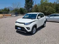 Usata Mahindra KUV100 83 CV (61 kW) 2018 Bianco SUV
