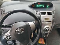 Usata Toyota Yaris Sol 87 CV (63 kW) 2006 Blu/azzurro Berlina