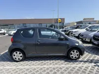 Usata Toyota Aygo Sol 68 CV (50 kW) 2005 Grigio Utilitaria