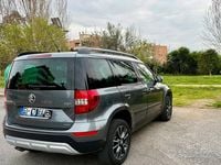 Usata Skoda Yeti Outdoor Design Edition 150 CV (110 kW) 2017 Grigio SUV