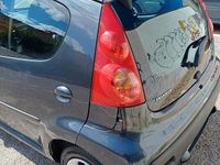 Usata Peugeot 107 68 CV (50 kW) 2010 Grigio Utilitaria