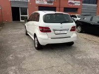 Usata Mercedes A180 Premium 109 CV (80 kW) 2011 Bianco Utilitaria