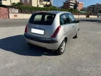 Usata Lancia Ypsilon 69 CV (50 kW) 2004 Grigio Utilitaria