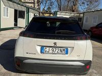 Usata Peugeot 2008 GT 56 kW (77 CV) 2022 Bianco SUV