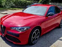 Usata Alfa Romeo Giulia Competizione 280 CV (205 kW) 2023 Rosso brillante Berlina