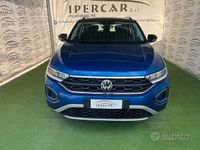 Usata VW T-Roc Life 110 CV (80 kW) 2023 Blu SUV