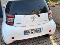 Usata Toyota iQ 98 CV (72 kW) 2010 Bianco Utilitaria